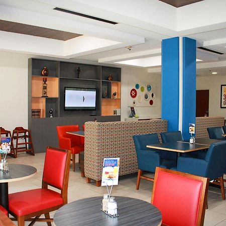 Holiday Inn Express Mccomb By Ihg Exteriér fotografie