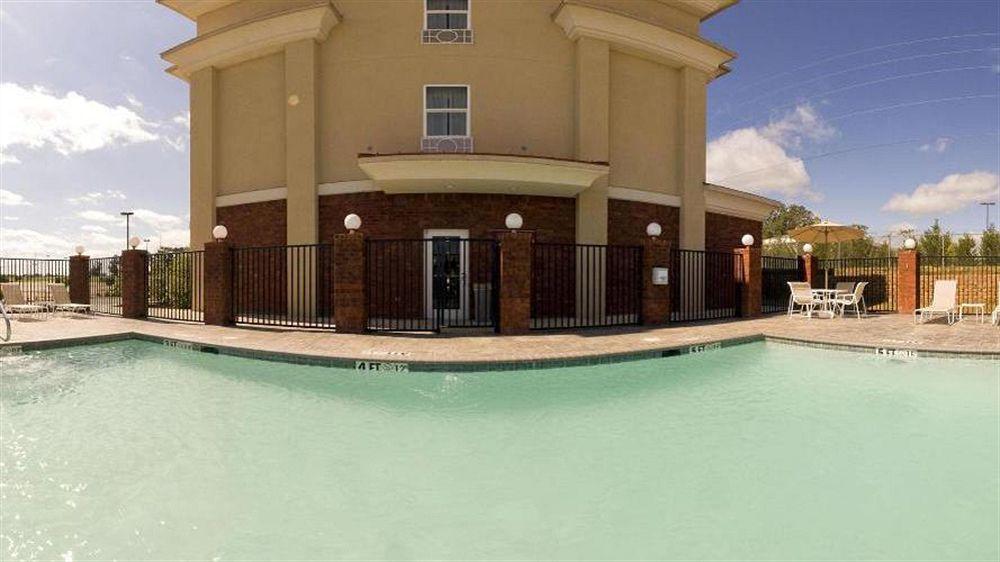 Holiday Inn Express Mccomb By Ihg Exteriér fotografie