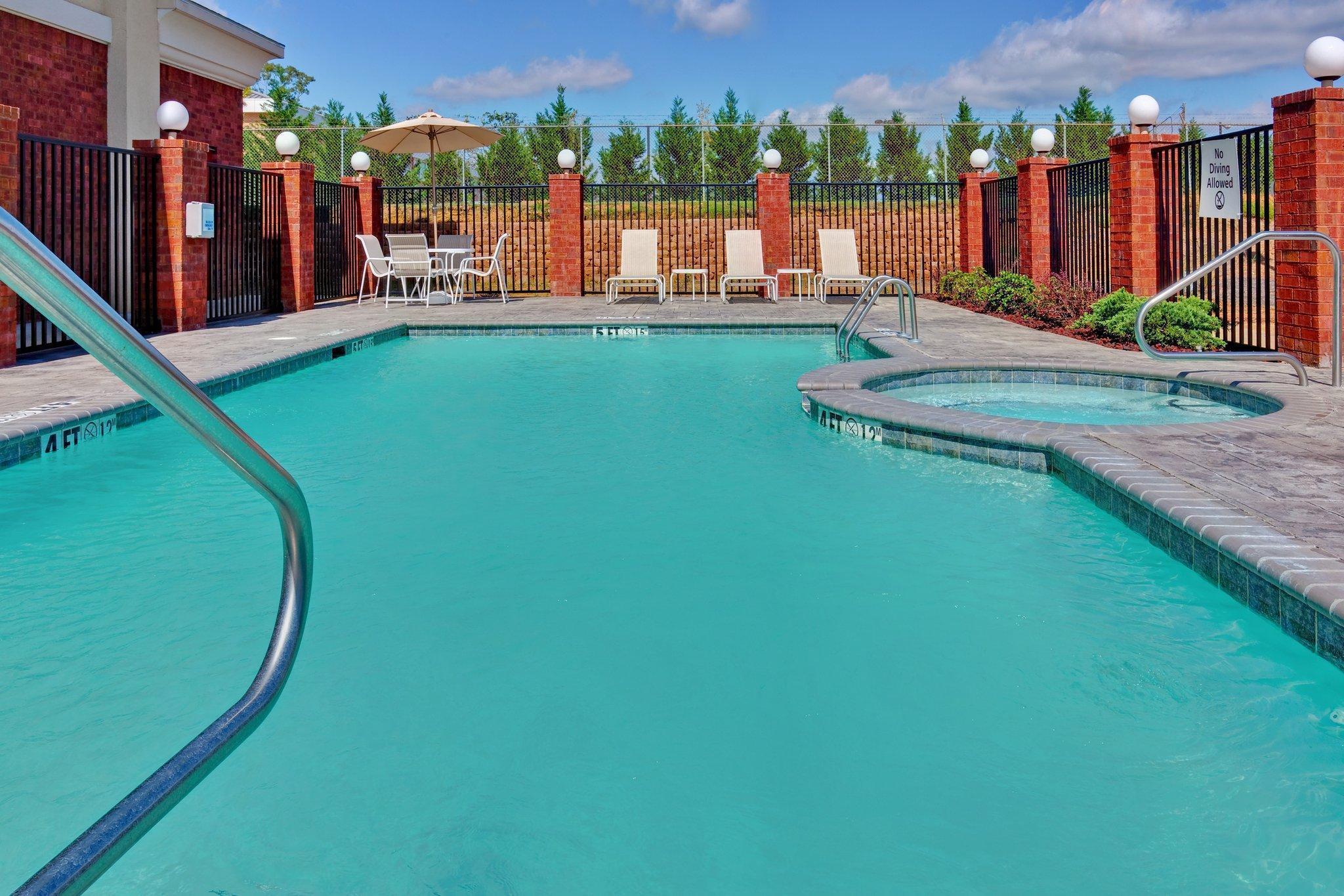 Holiday Inn Express Mccomb By Ihg Exteriér fotografie